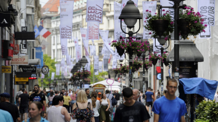 Zbog natpisa na ćirilici vlasnici 2.200 lokala platili jeftiniju kiriju - Grad najavljuje popust i za firmarinu