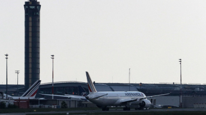 Francuska zvanično zabranila letove na kratkim relacijama: Ako vam treba dva i po sata  vozom, šta će vam avion?