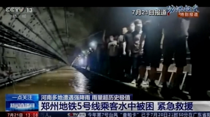 VIDEO Dramatičan snimak spasavanja ljudi iz metroa od poplave, poginulo 12 osoba