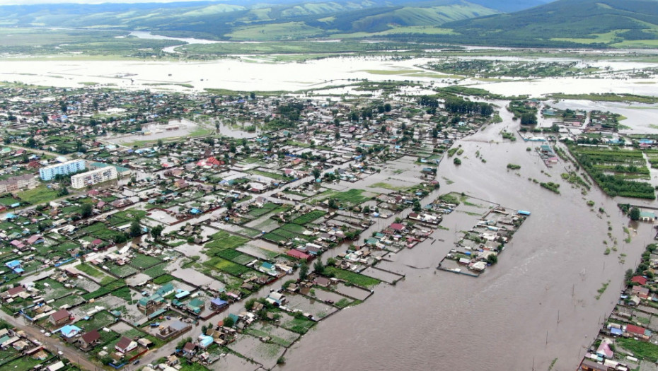 Poplave u Rusiji: Evakuisano 600 stanovnika, prekinut saobraćaj Transsibirskom železnicom
