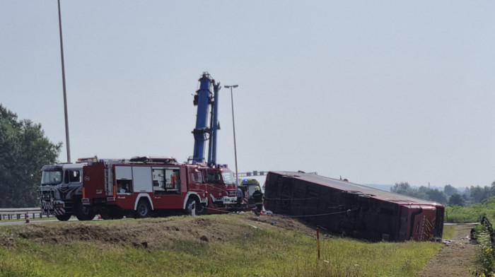 Uhapšen vozač autobusa koji je sleteo kod Slavonskog Broda, priznao da je zaspao