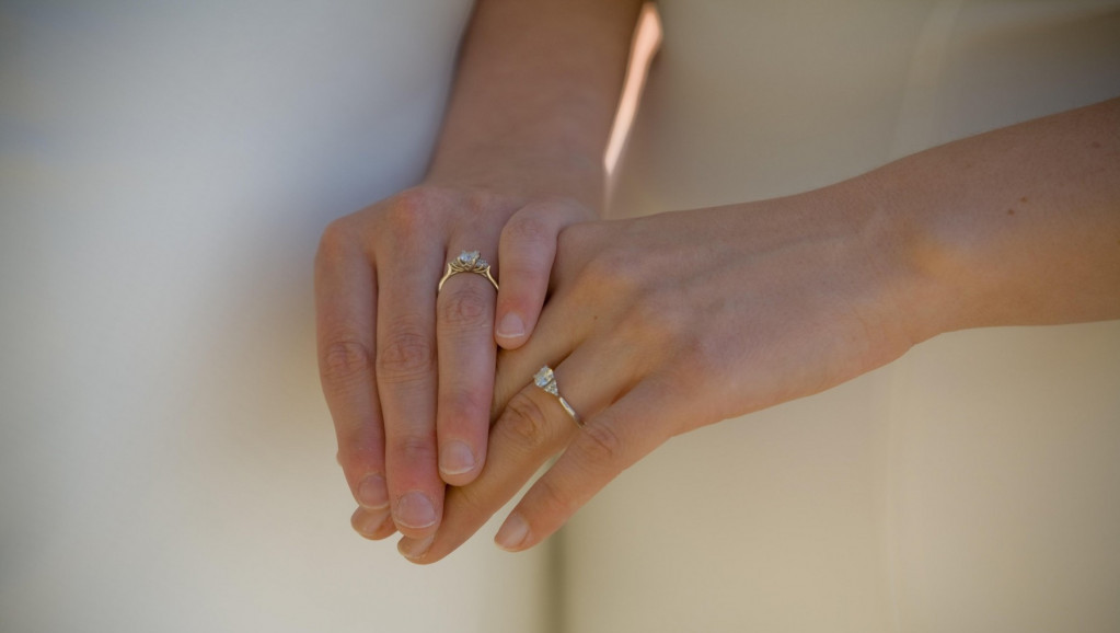 Više od 100.000 devojčica u Srbiji se udalo pre punoletstva: Brakove sklapaju i tajno, glavni uzrok siromaštvo