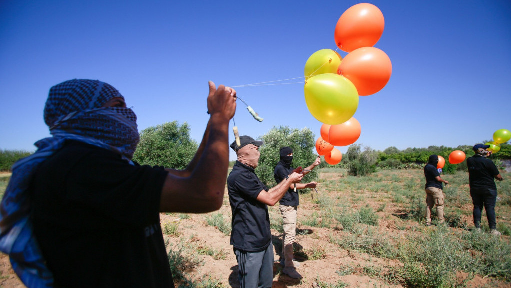 Izraelski mediji tvrde da su izbila najmanje tri požara na jugu zbog zapaljivih balona iz Gaze