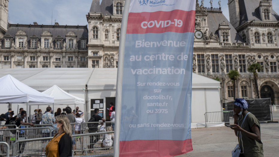 Novi zakon u Francuskoj:  Vakcina ili suspenzija zdravstvenih radnika, antikovid propusnice za putovanja i restorane