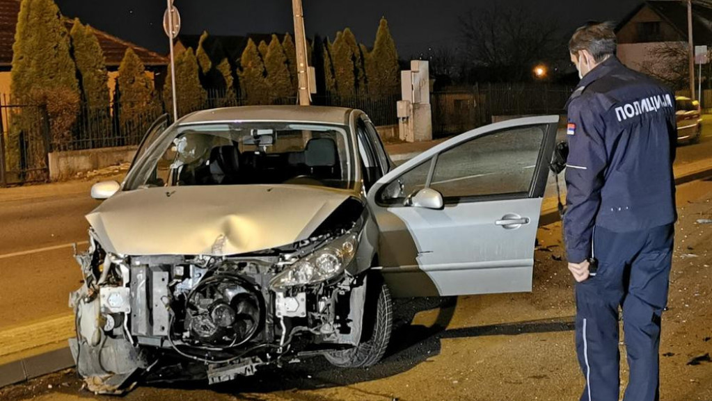 Jedna osoba poginula, dve povređene u saobraćajnoj nesreći kod Sevojna