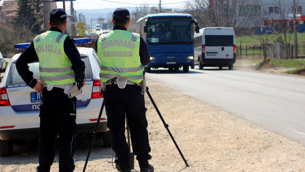 Osamnaestogodišnjak sa probnom dozvolom vozio 245 kilometara na čas