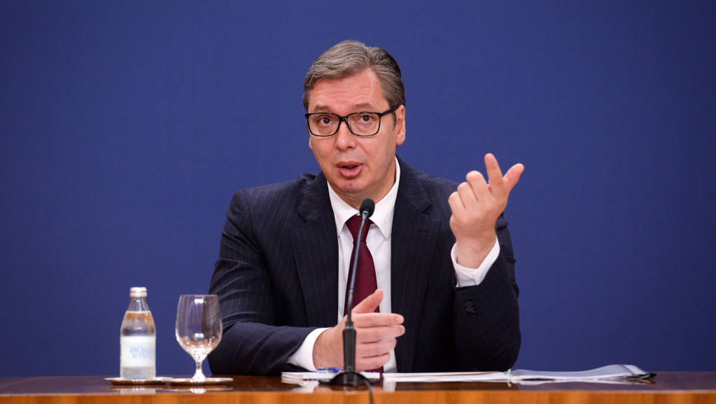 Vučić: U februaru isplata po 20.000 dinara svim penzionerima