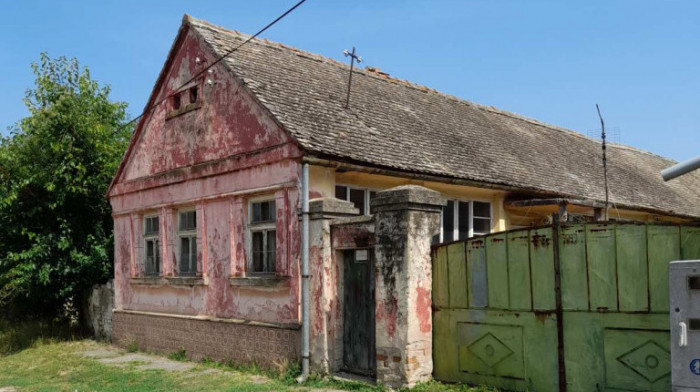 Počela besplatna podela seoskih kuća, dodeljeno prvih 14