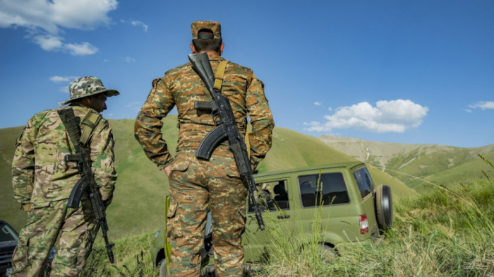 Azerbejdžan prihvatio predlog Moskve da se prekine vatra na granici s Jermenijom
