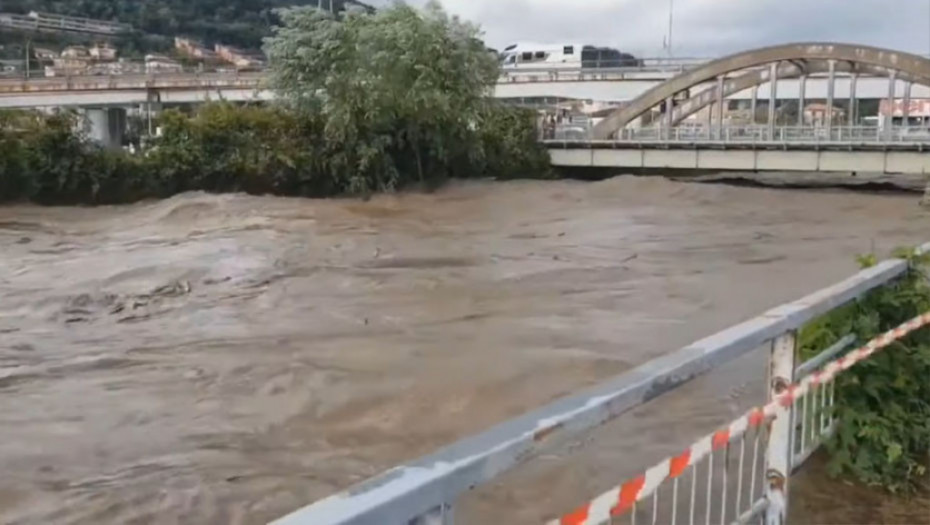 Bujice vode odnosile automobile, vetar iščupao drveće iz zemlje - jako nevreme pogodilo delove Lombardije