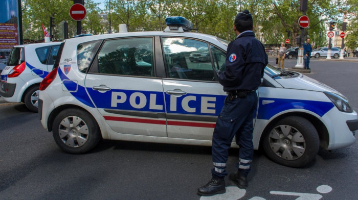 Napad nožem na policajce u Marseju, najmanje jedan ranjen