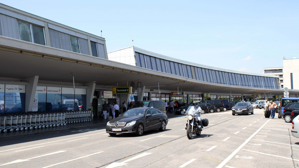 Na austrijskim aerodromima od 3. avgusta obavezan PCR test za određene putnike