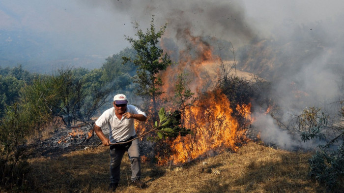 Požar kod letovališta Ksamil u Albaniji, nema opasnosti od širenja na kuće