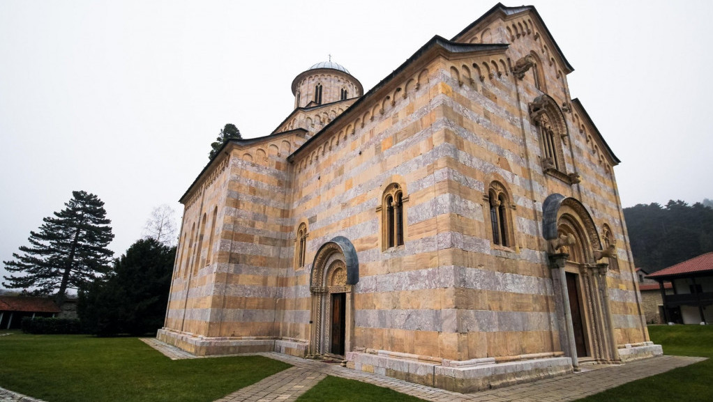 Šef EU u Prištini: Krajnje je vreme za sprovođenje odluke o imanju manastira Visoki Dečani