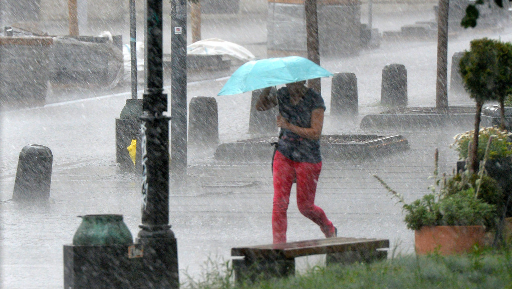 Konačno stiglo zahlađenje: U Beogradu kiša i pad temperature, oglasio se i RHMZ