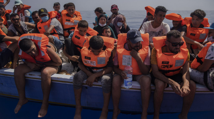 U drvenom čamcu krenuli ka Evropi: Spasioci iz Sredozemnog mora izvukli 394 migranta