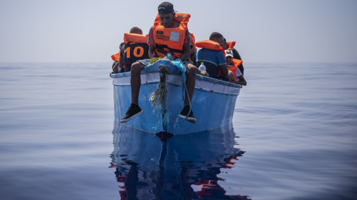 Potonuo brod kod Tunisa, jedan migrant poginuo, deset nestalo