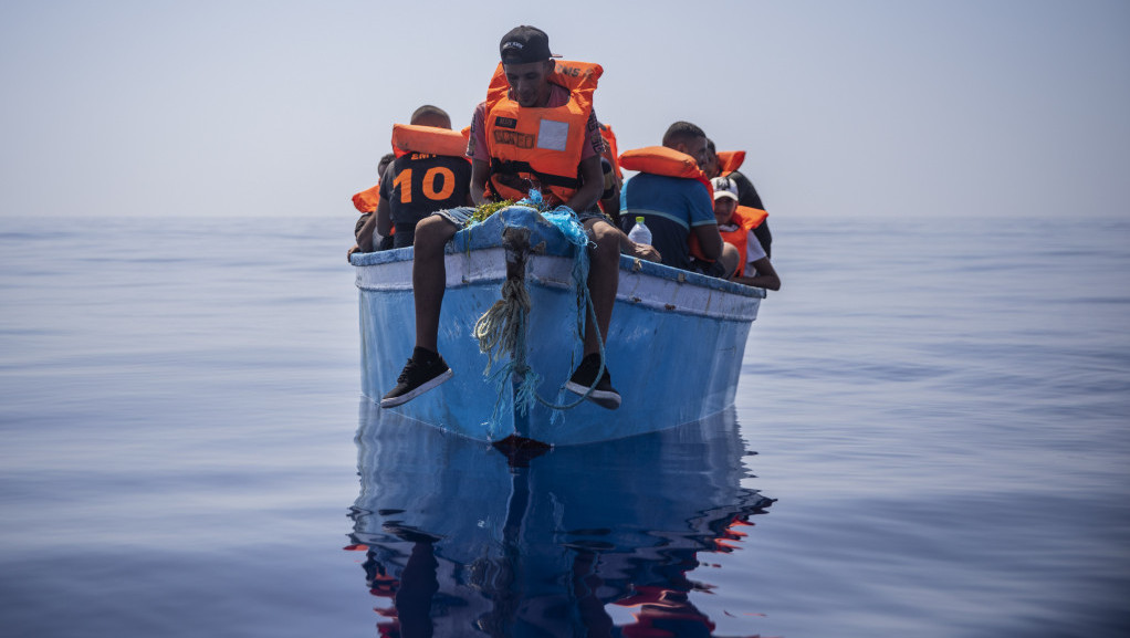 Potonuo brod kod Tunisa, jedan migrant poginuo, deset nestalo