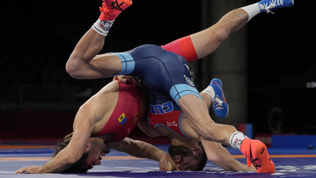 Mladi rvači Srbije blistali u Bugarskoj: Dadajev uzeo srebrnu medalju