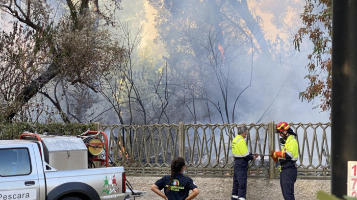 Gori jug Italije: Veliki požari u Kalabriji, temperatura na Siciliji 47 stepeni