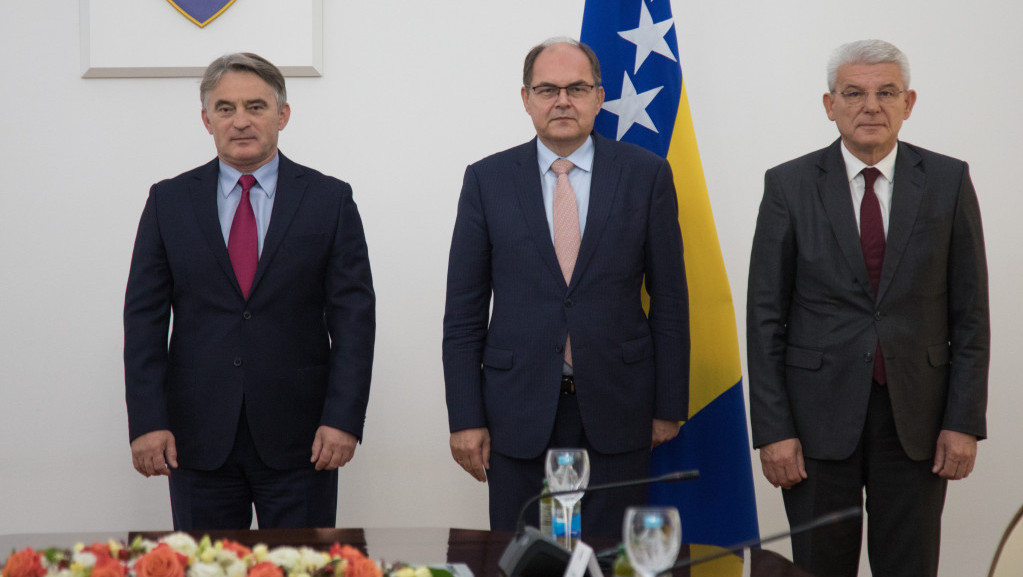 Šmit se sastao s dvojicom članova Predsedništva BiH: Rečeno mi je da će i Dodik biti ovde, nadam se dijalogu