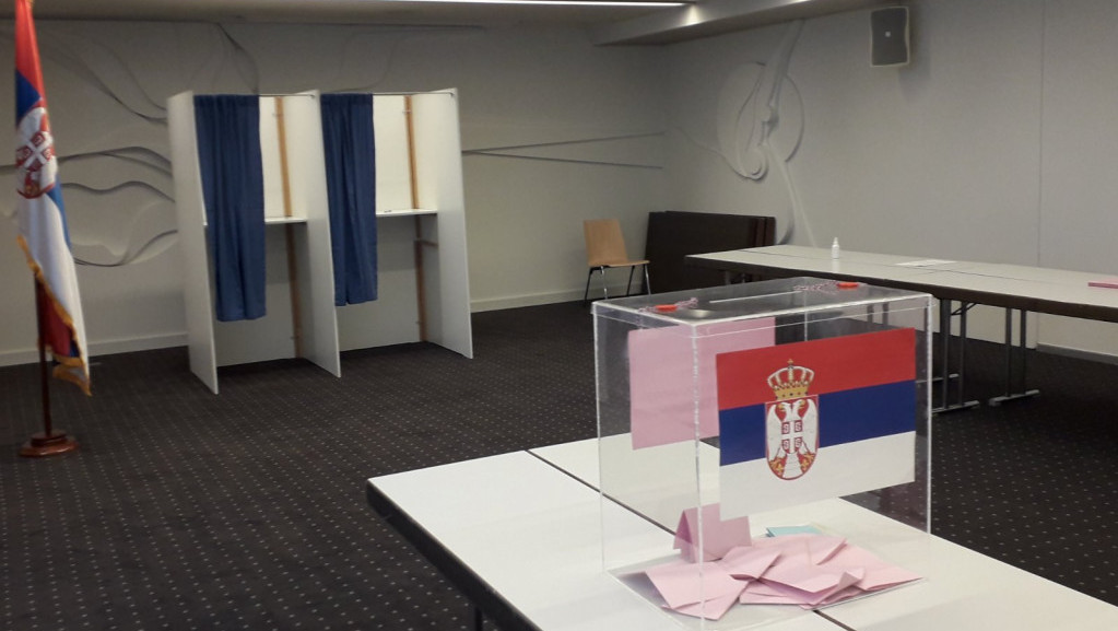 Republička izborna komisija odredila 10 glasačkih mesta za referendum u inostranstvu