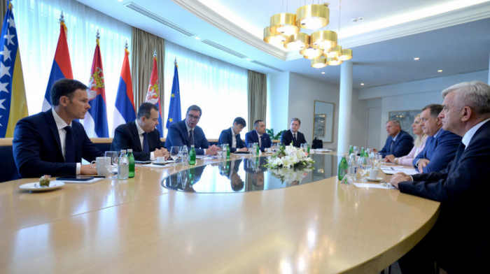 Počeo sastanak Vučića i rukovodstva Republike Srpske