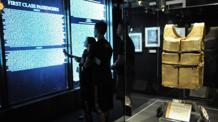 Tri posetioca Muzeja Titanika u bolnici nakon rušenja veštačke sante leda