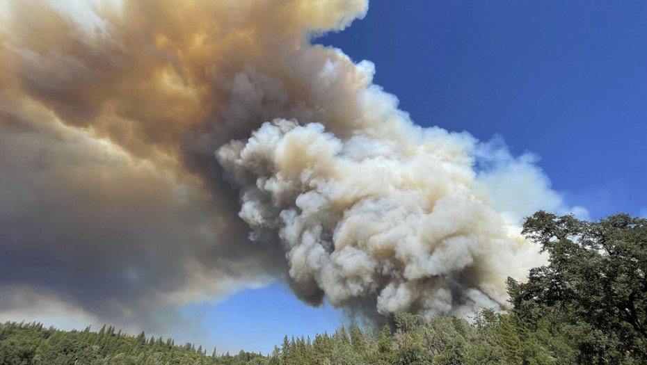 Požar Diksi preti stanovnicima Kalifornije, naređena evakuacija