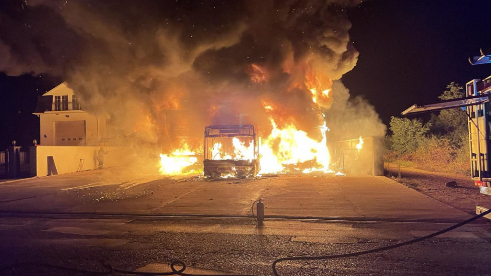 U Negotinu izgorela tri autobusa, šteta oko milion evra