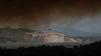 Požari na Eviji ne jenjavaju, evakuisano oko 200 srpskih turista iz mesta Pefki