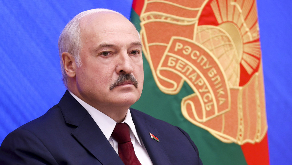 Lukašenko: Rusija isporučuje Belorusiji avione i helikoptere, čak i S-400