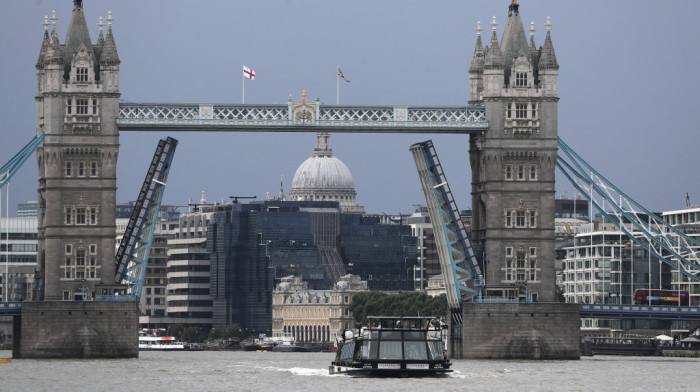 Blokada na Temzi: Ponovo se zaglavio čuveni londonski Tauerbridž