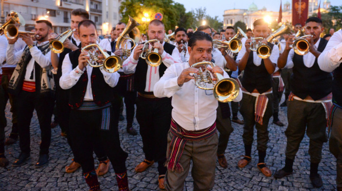 Svečanim defileom ulicama Beograda najavljen sabor trubača u Guči