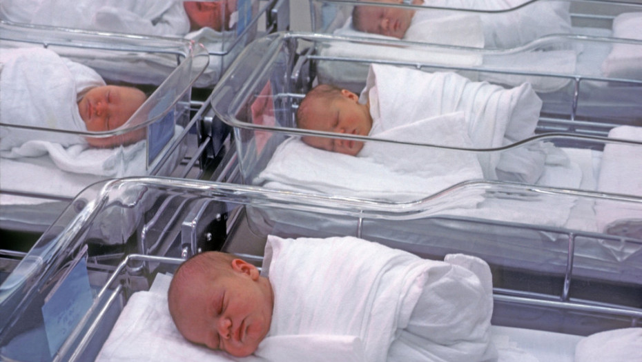 Prve bebe u 2022. godini: Tri sekunde za pamćenje u Narodnom frontu, blizanci u Nišu