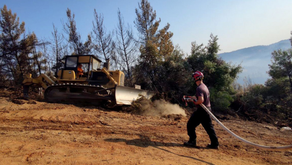 Atinsko predgrađe Lavrio evakuisano zbog požara