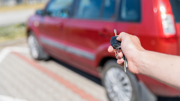 Prodaja automobila "lada" u Rusiji u prvih šest meseci porasla za 92,2 odsto