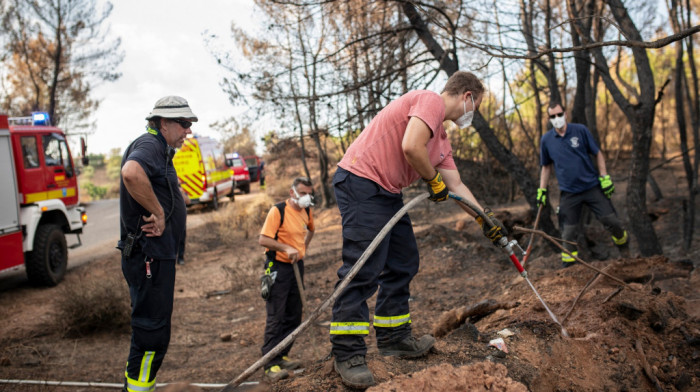 Vatrogasci i dalje gase manje požare na Peloponezu