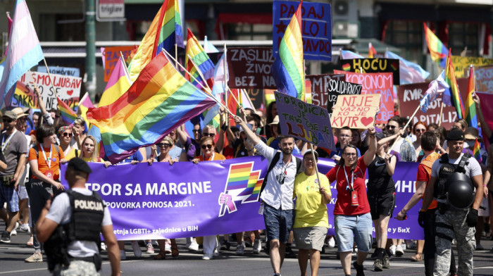 Parada ponosa u Sarajevu uz jake mere bezbednosti i kontramiting