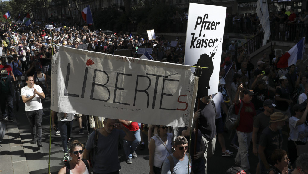 Antivakseri pretili smrću desetinama francuskih poslanika