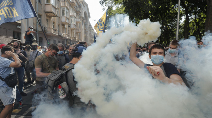 Neredi u centru Kijeva, nacionalisti pokušali da dođu do kabineta Zelenskog