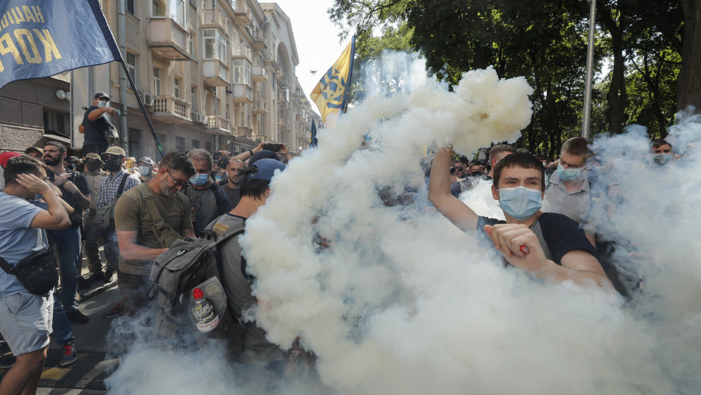 Neredi u centru Kijeva, nacionalisti pokušali da dođu do kabineta Zelenskog