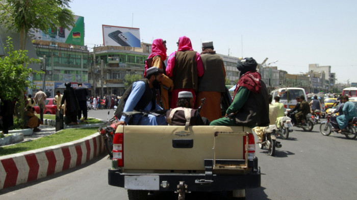 Talibani opkolili Kabul sa svih strana, Vlada se sprema za "miran prenos vlasti"