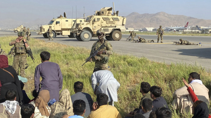 Kongres: Vojska da ostane duže u Avganistanu i pomogne evakuaciju Amerikanaca