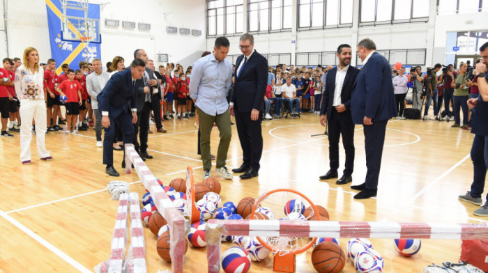 Vučić nakon obilaska Užica: Da nam se deca bave sportom, da uče da pobeđuju i gube