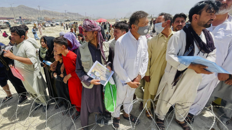 EU u strahu od novog talasa migranata iz Avganistana: Makron poručuje da ne može Evropa jedina da trpi posledice