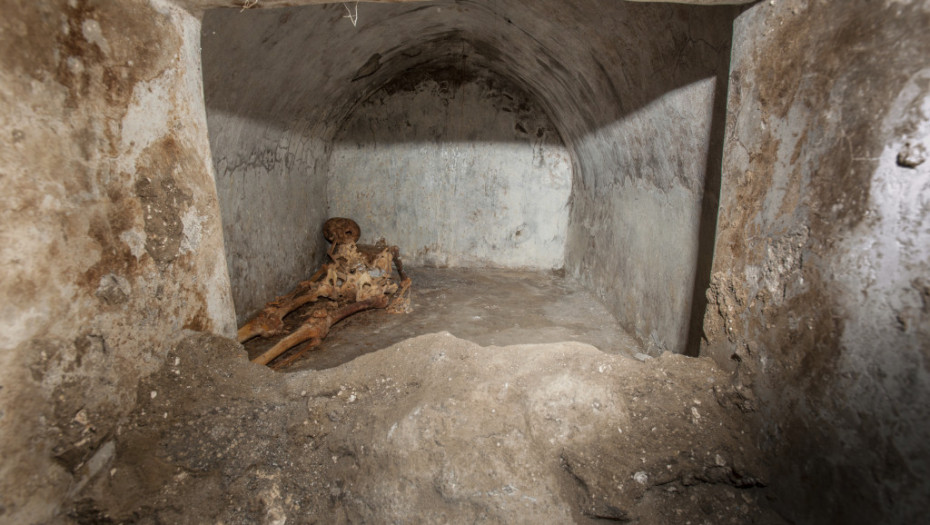 Neobično otkriće u Pompeji: Arheolozi pronašli dobro očuvan kostur u grobnici koja je uništena u erupciji Vezuva
