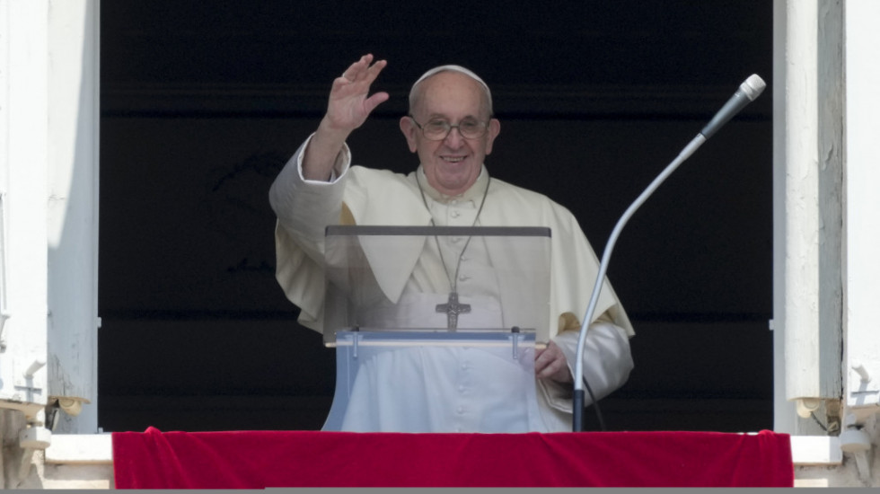 Papa poslao 15.000 sladoleda zatvorenicima tokom vrelog leta
