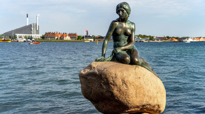 Završili na sudu zbog skulpture: Da li je Danska premala za dve "Male sirene"?
