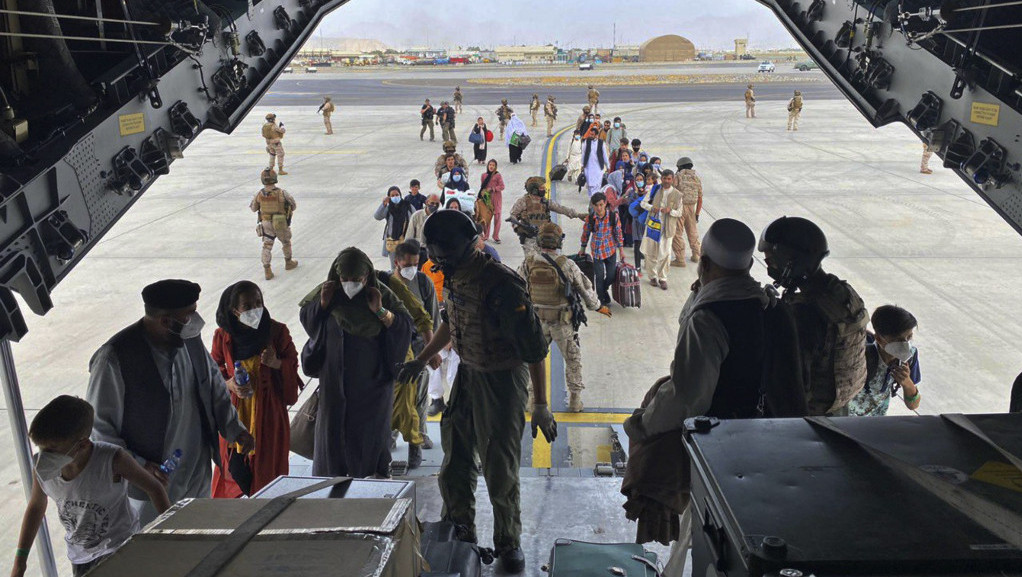 SAD i talibani dogovorili, danas novi letovi sa izbeglicama